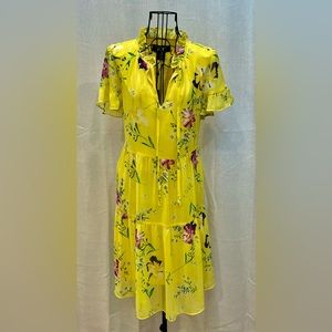 Beautiful yellow spring/summer dress.